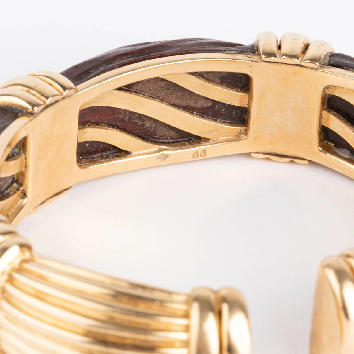 Bracelet jonc OJ Perrin en or jaune et bois d'amourette - Image 6