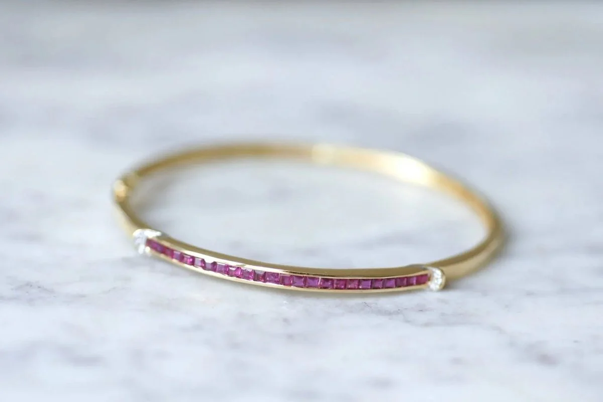 Bracelet jonc ouvrant rubis calibrés et diamants - Image 4