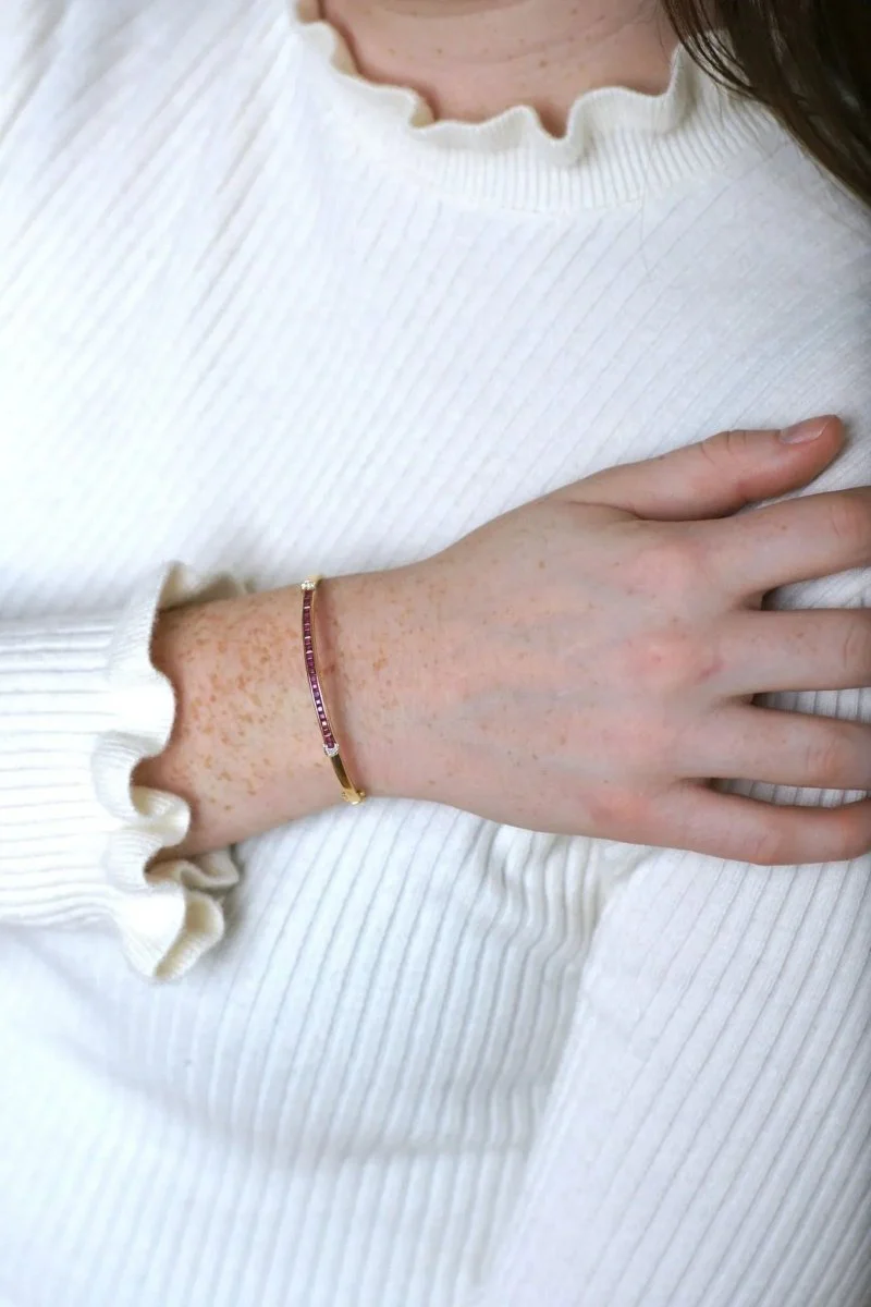 Bracelet jonc ouvrant rubis calibrés et diamants - Image 7