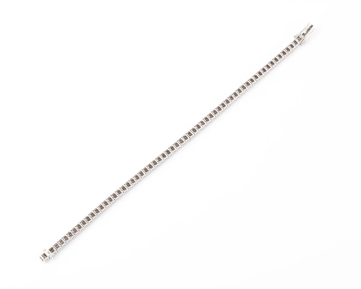 Bracelet ligne en diamant taille princesse sur or gris - Image 6