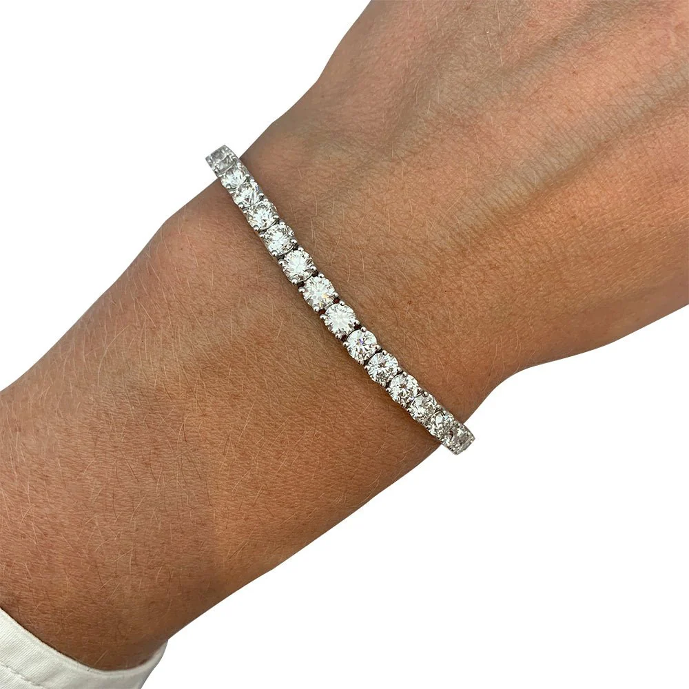 Bracelet ligne en or blanc et diamants - Image 6