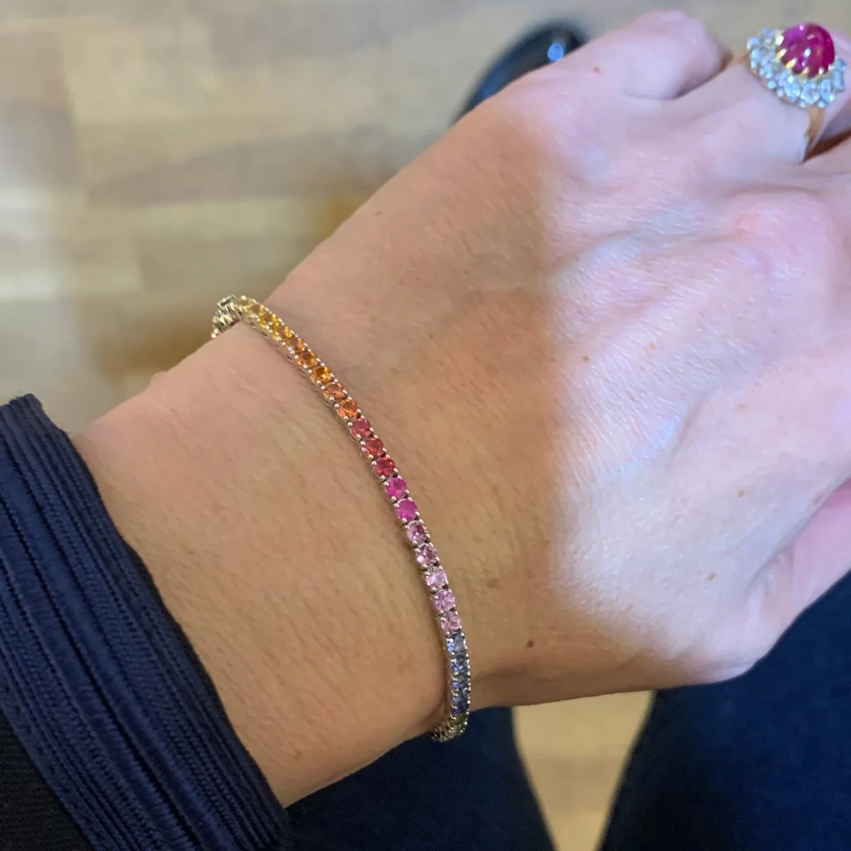 Bracelet Ligne en or blanc et saphirs - Image 2
