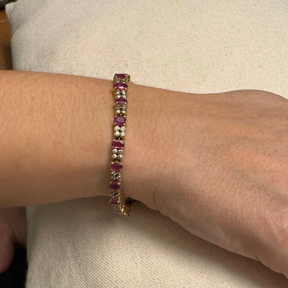 Bracelet Ligne en or jaune, rubis et diamants - Image 2