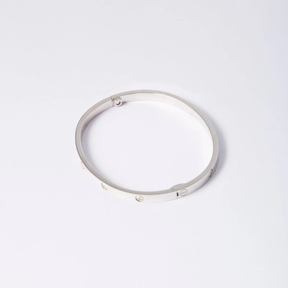Bracelet "Love" CARTIER en or gris, petit modèle, 10 diamants - Image 3