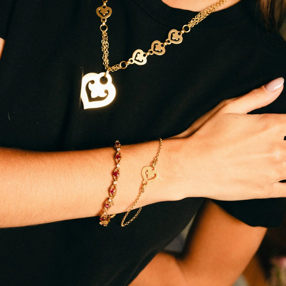 Bracelet Maille en or jaune, rubis et diamants - Image 2
