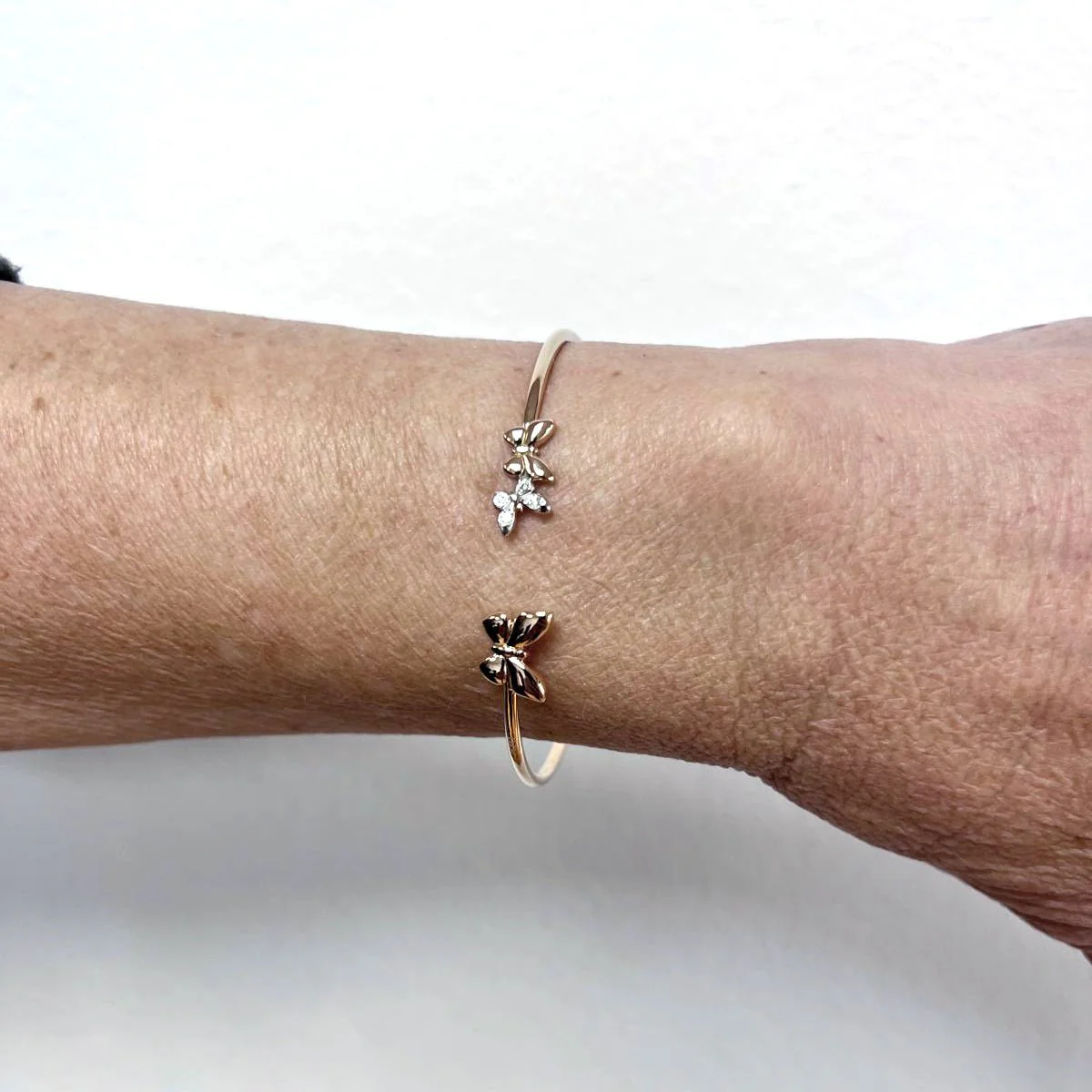 Bracelet Manchette DODO "Papillon" en or rose et diamants - Image 2
