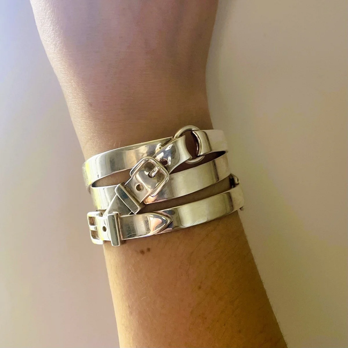 Bracelet Manchette HERMÈS "Débridé" en argent - Image 2
