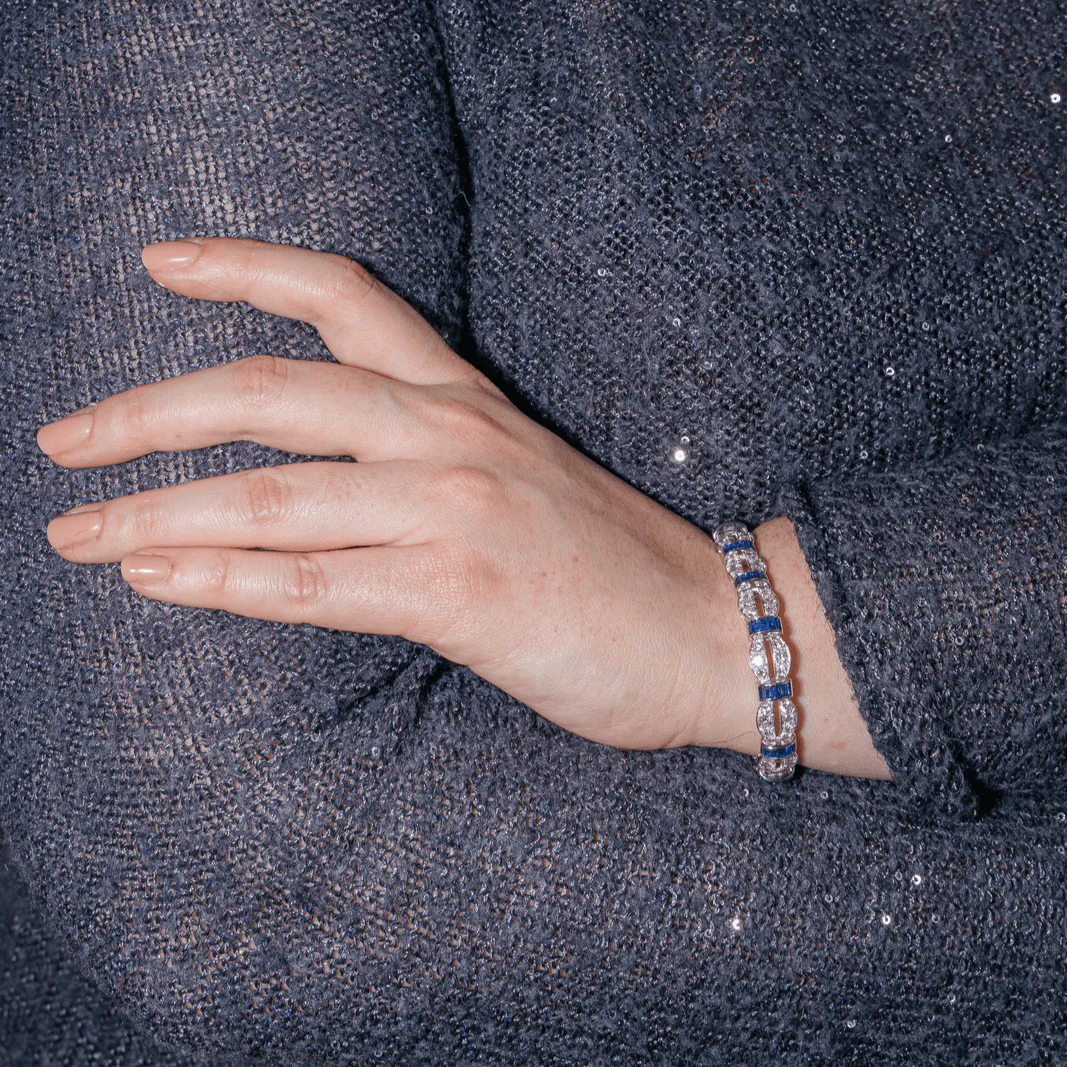 Bracelet en or blanc, saphirs et diamants - Image 2
