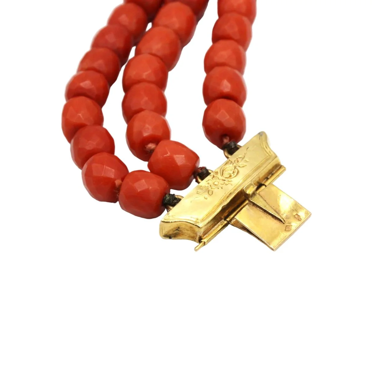 Bracelet en or jaune, camée et corail - Image 7