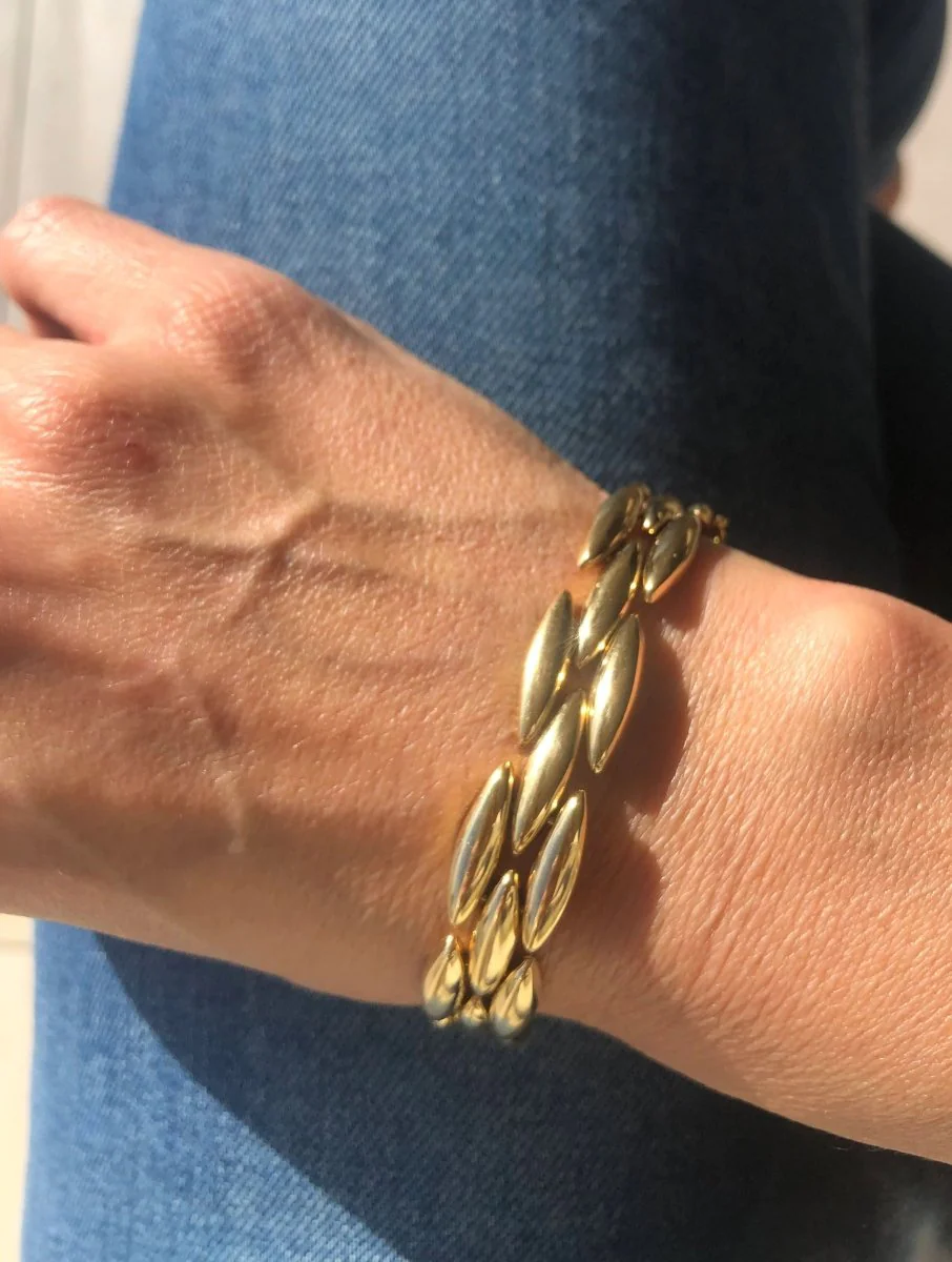 Bracelet or jaune de la maison Cartier modèle Gentiane - Image 2