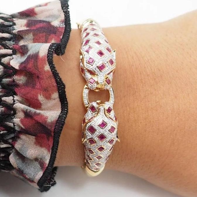 Bracelet Jonc Panthères en or jaune, rubis et diamants - Image 2