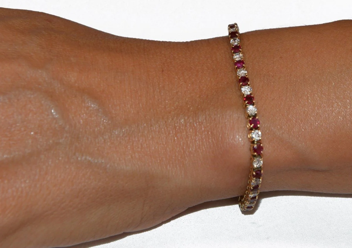 Bracelet rivière en or jaune diamants et rubis - Image 5