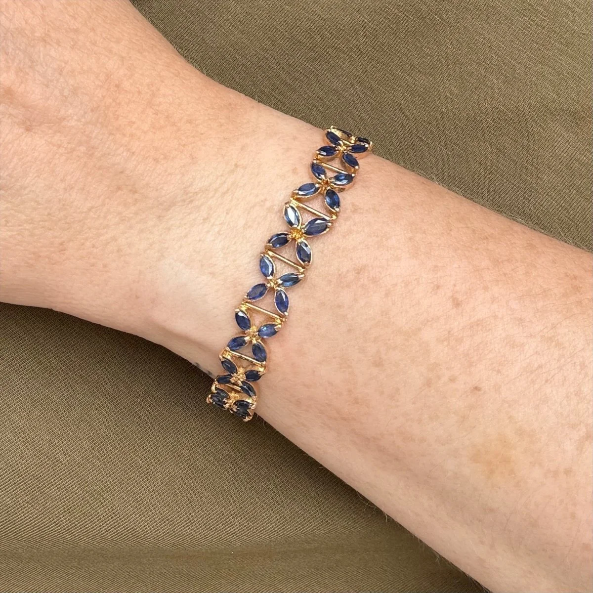 Bracelet en or jaune et saphirs - Image 2