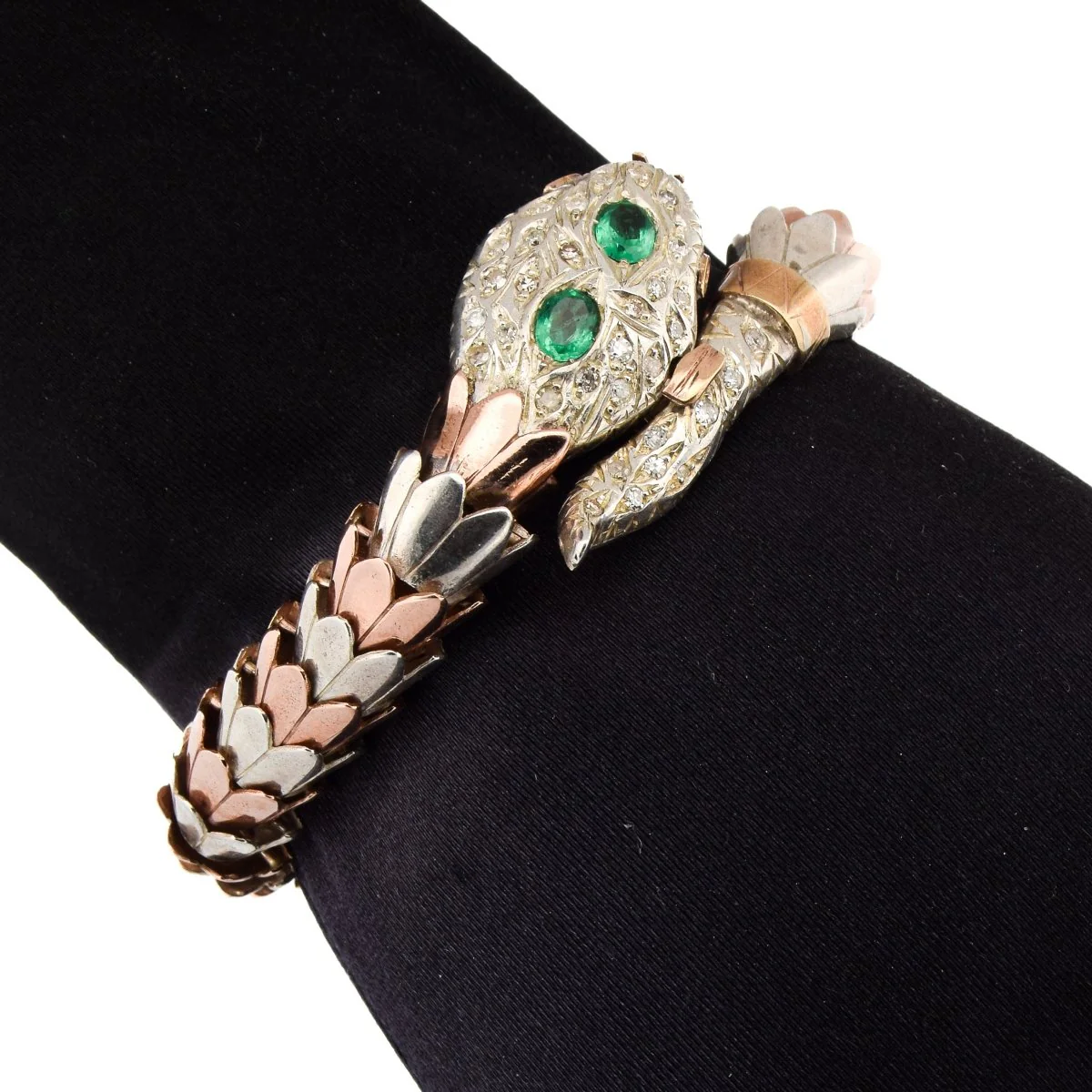 Bracelet Souple en or rose, argent, émeraudes et diamants - Image 2