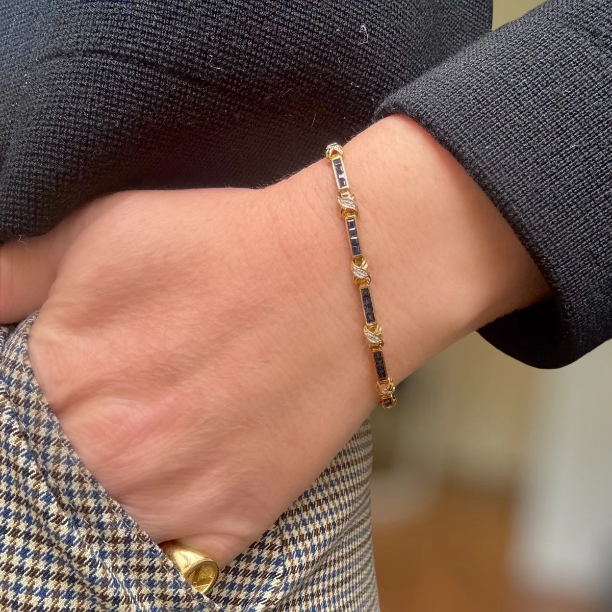 Bracelet souple en or jaune, saphirs et diamants - Image 4