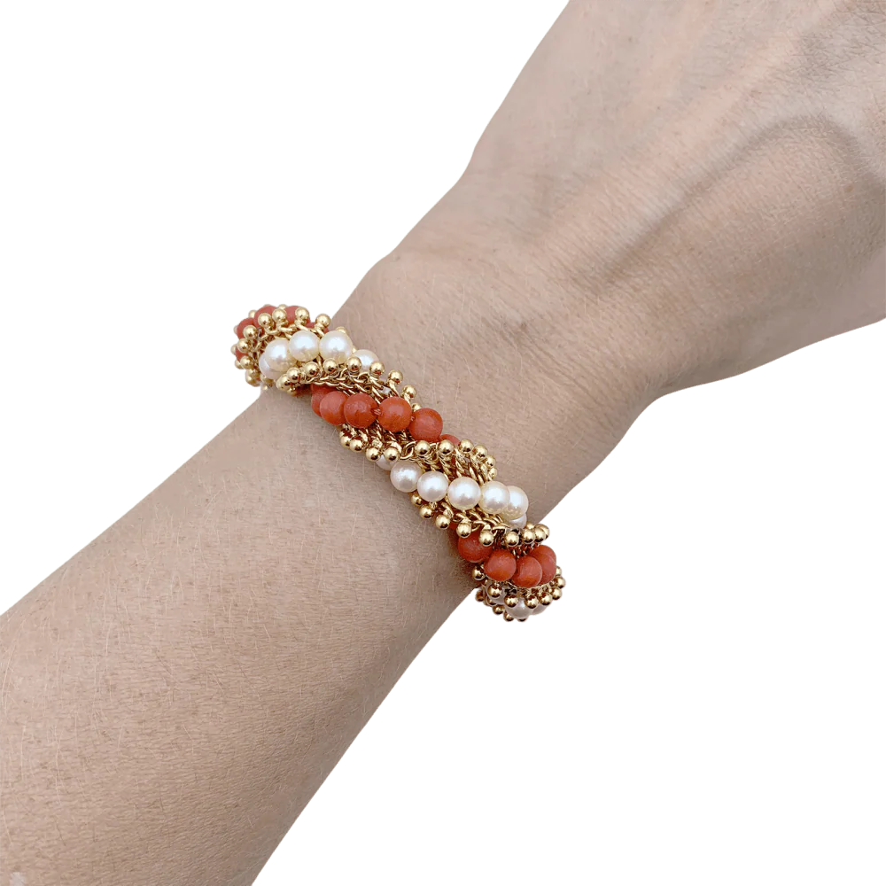 Bracelet Souple VAN CLEEF & ARPELS "Twist" en or jaune, perles et corail - Image 2