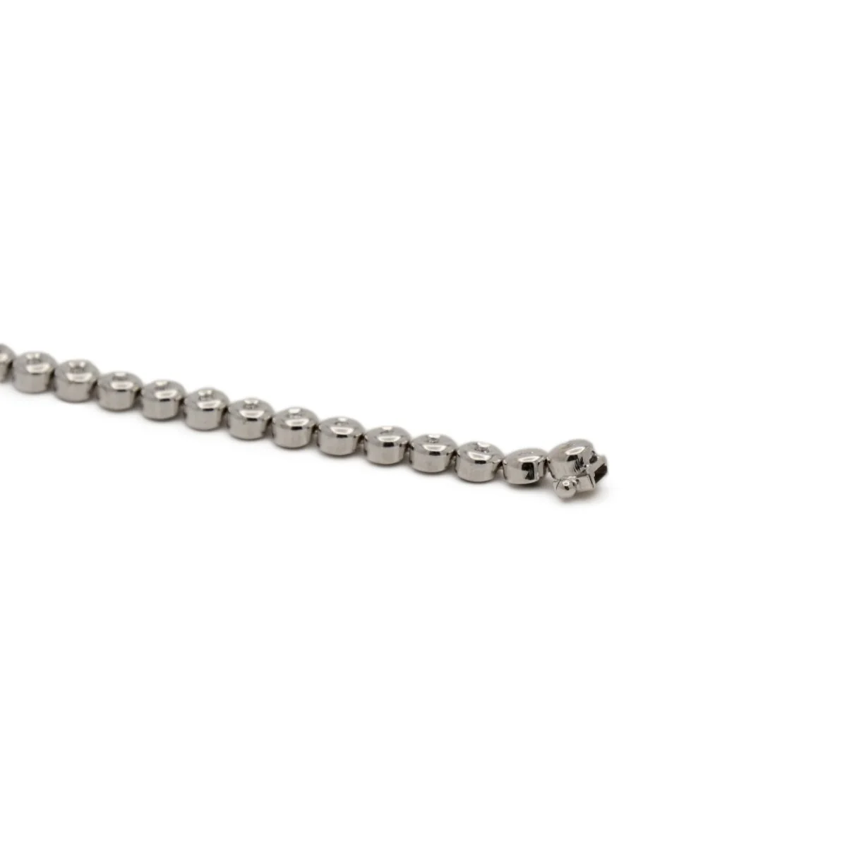 Bracelet tennis en or gris et diamants - Image 10