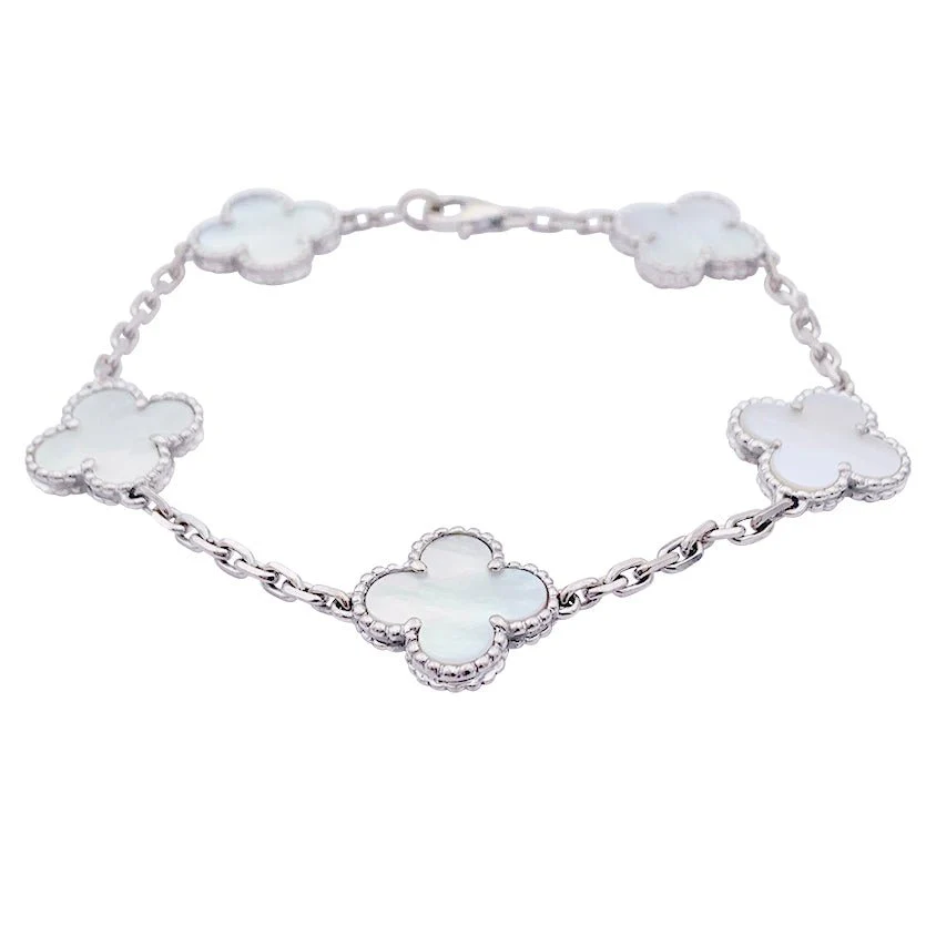 Bracelet Van Cleef & Arpels, "Vintage Alhambra", en or blanc et nacre - Image 3