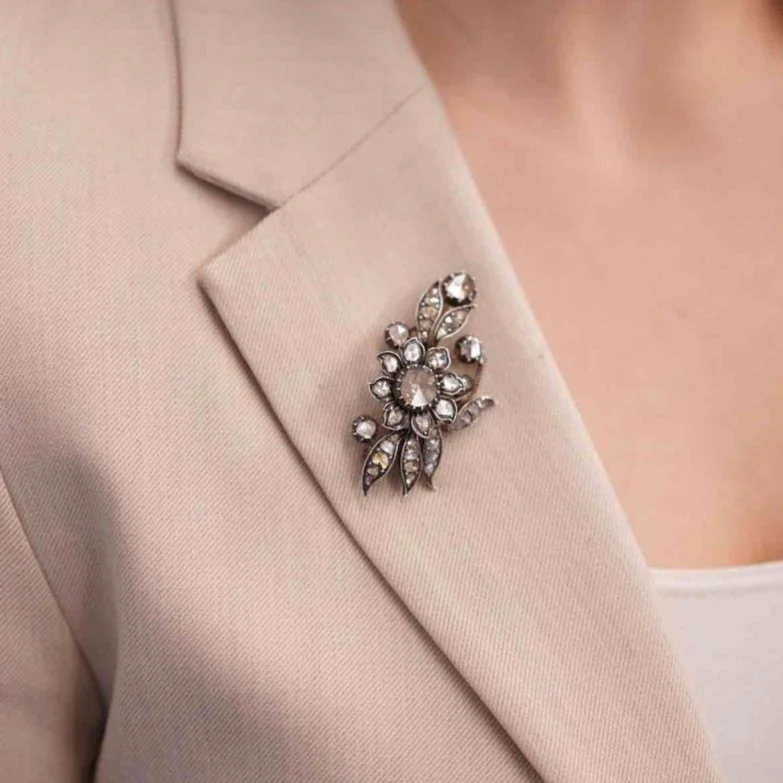 Broche 19e roses de diamants en argent et or jaune 18k - Image 2