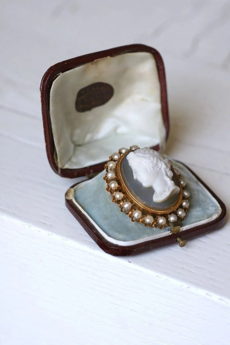 Broche camée agate et perles fines - Image 6