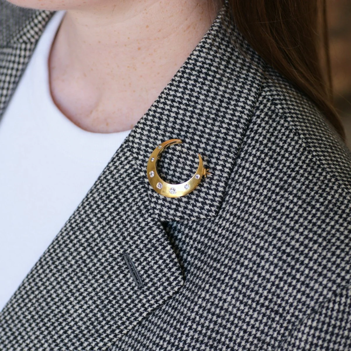 Broche Épingle en or jaune et diamants - Image 2