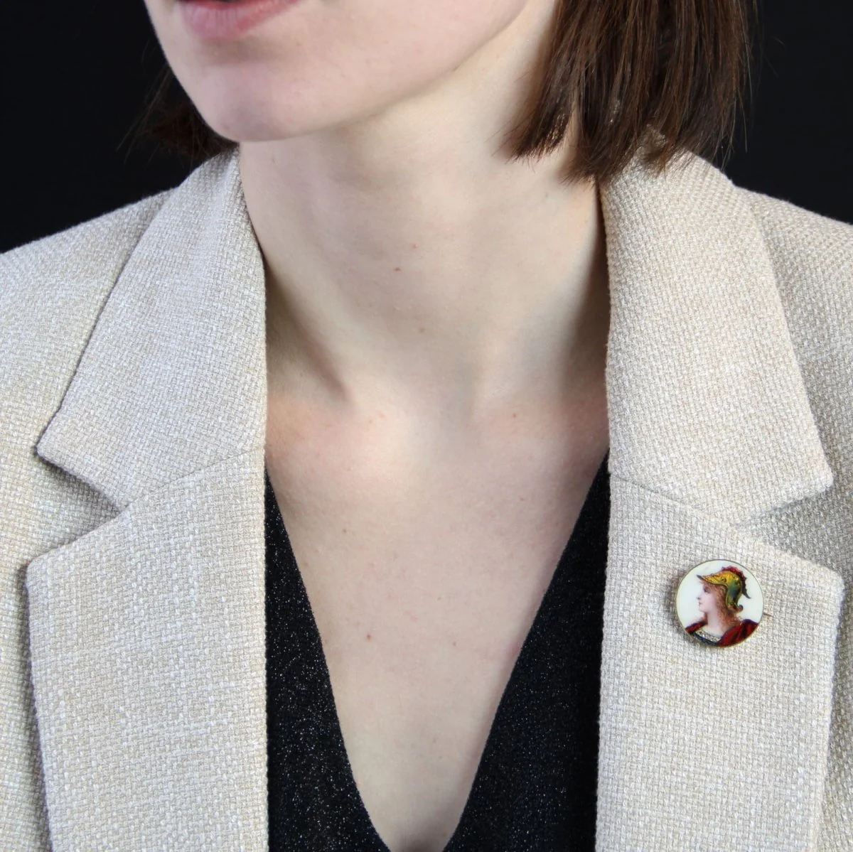 Broche Épingle en or jaune, émail et diamants - Image 2