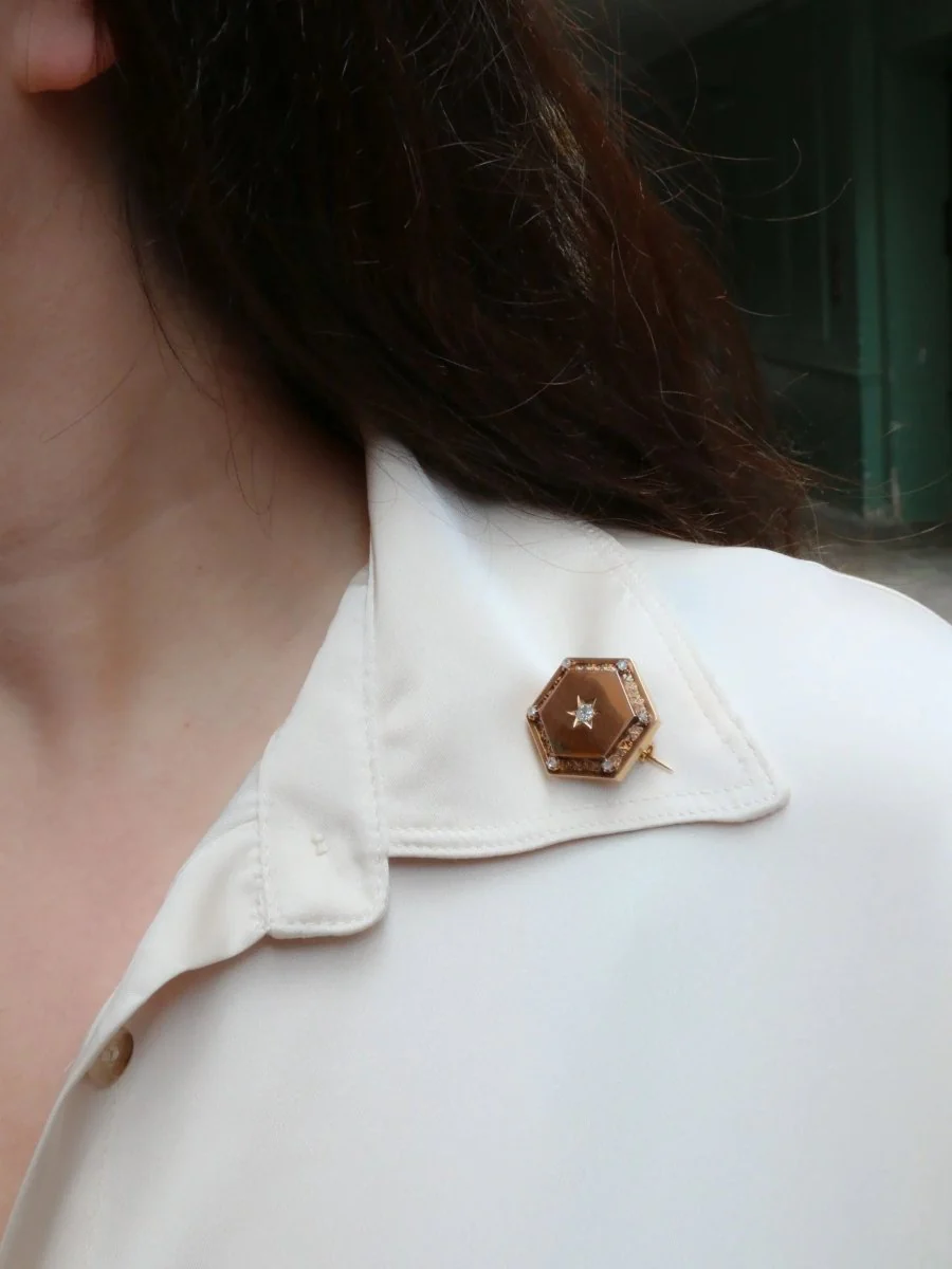 Broche hexagonale Napoléon III en or rose et diamant taille ancienne 0,25 ct - Image 5