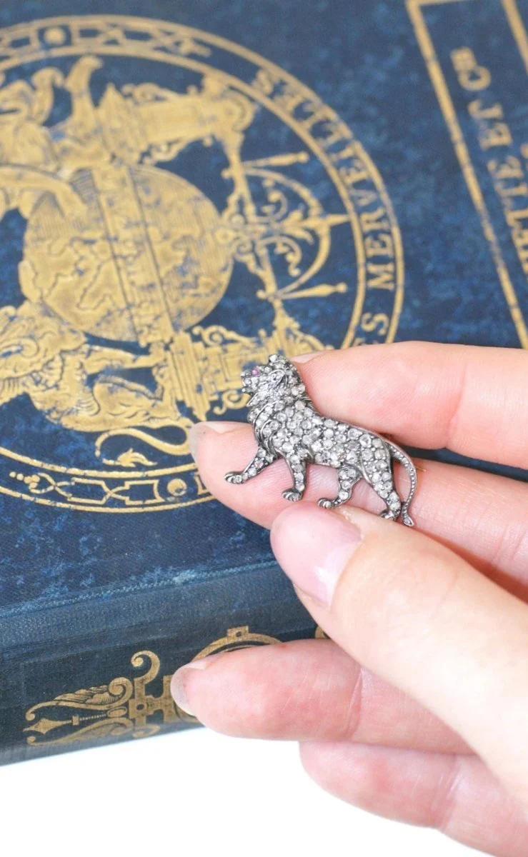 Broche Lion diamants