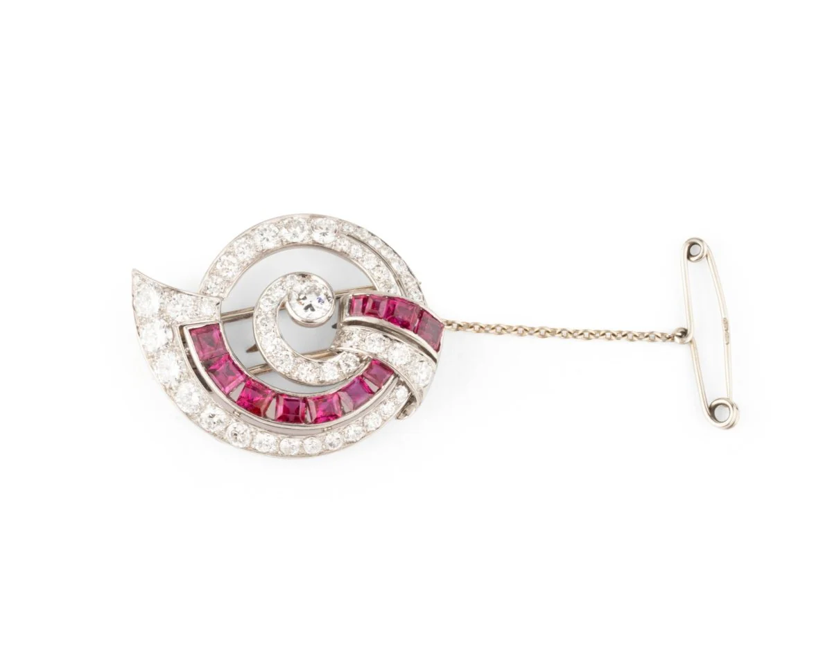 Broche Art déco Clip en or blanc, diamants et rubis - Image 2