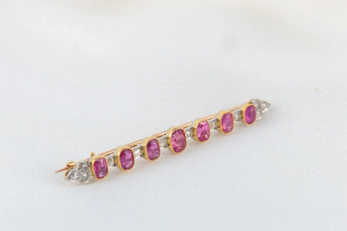Broche Barrette Ancienne en Or, Diamants et Saphirs Roses - Image 5