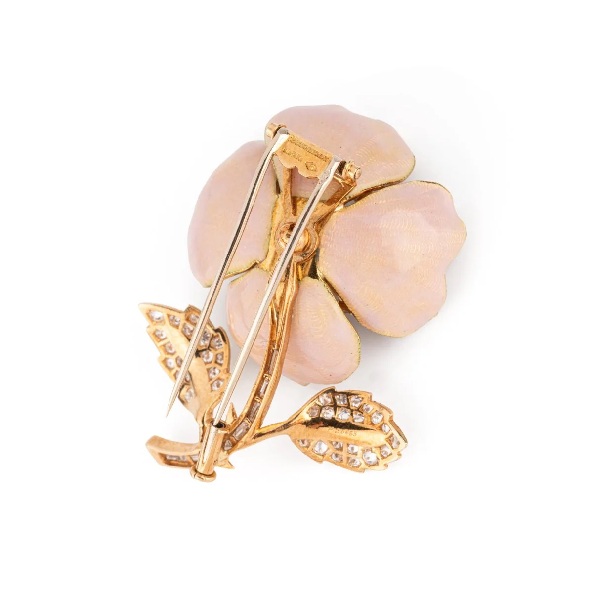 Broche BOUCHERON "Eglantine" en or jaune, émail rose et diamants - Image 5