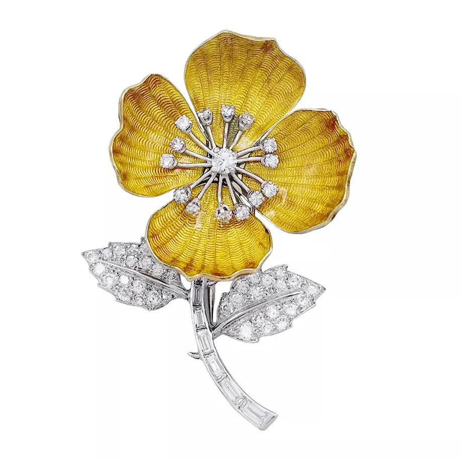 Broche BOUCHERON "Eglantine" en or blanc, platine, émail et diamants