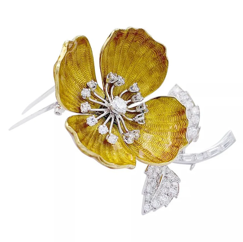 Broche BOUCHERON "Eglantine" en or blanc, platine, émail et diamants - Image 5