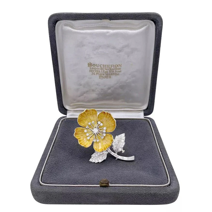 Broche BOUCHERON "Eglantine" en or blanc, platine, émail et diamants - Image 6