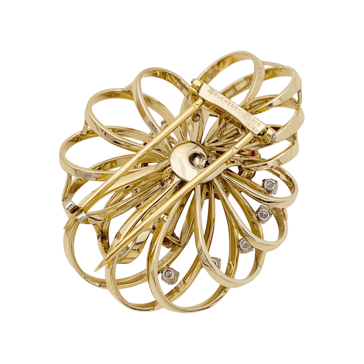 Broche BOUCHERON en or jaune, platine, rubis et diamants. - Image 6