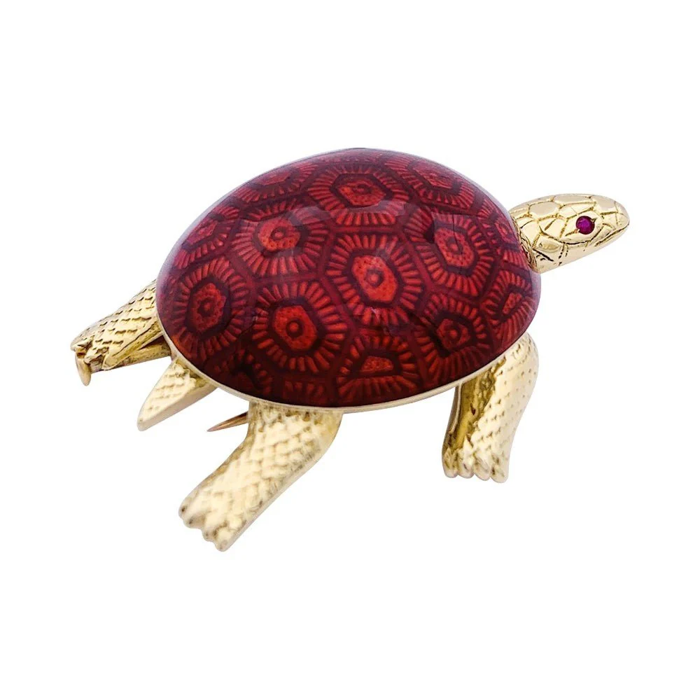 Broche BOUCHERON Tortue en or jaune, émail et rubis - Image 5