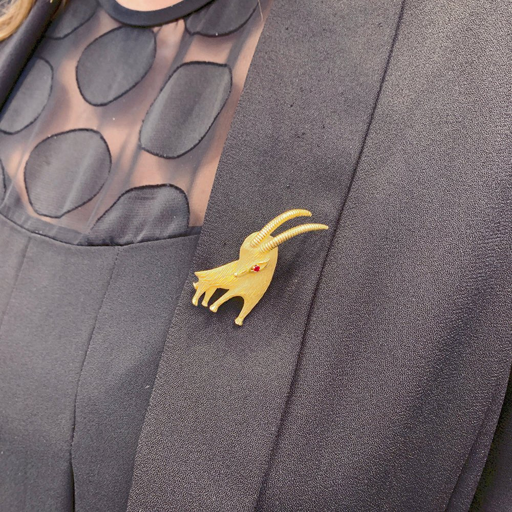 Broche "Bouquetin" en or jaune - Image 8