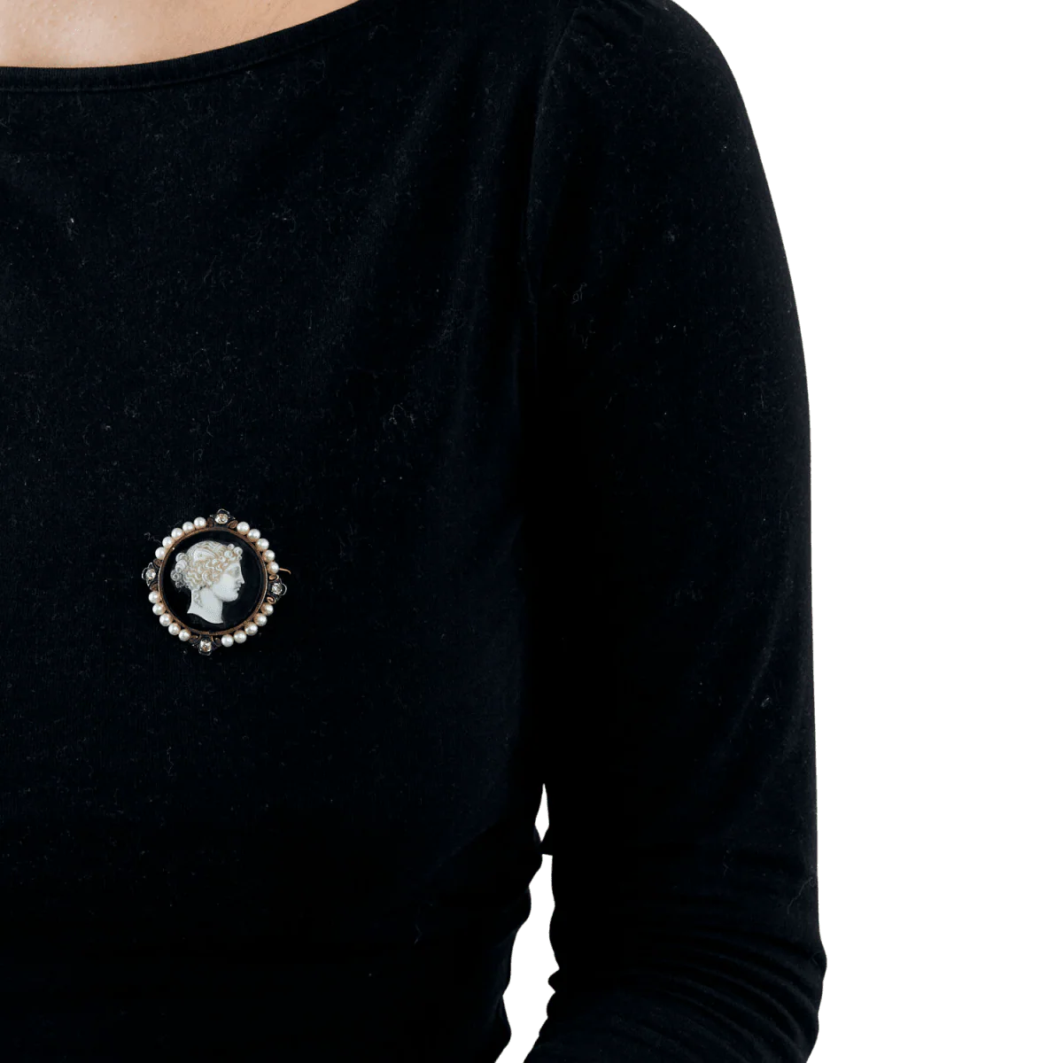 Broche Camée en or jaune, argent, calcédoine, perles et diamants - Image 2