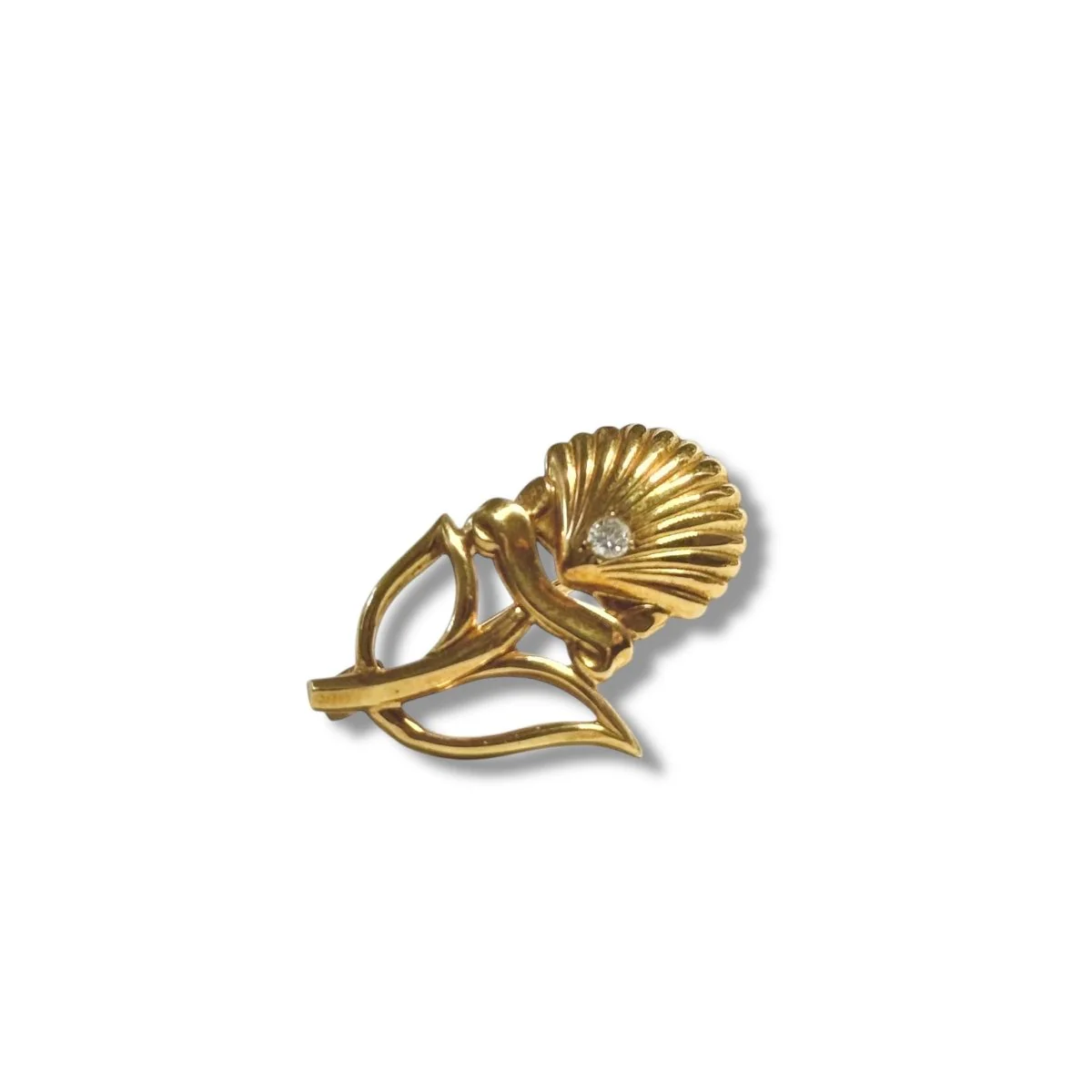 Broche Cartier pour Shell en or jaune et diamants - Image 6