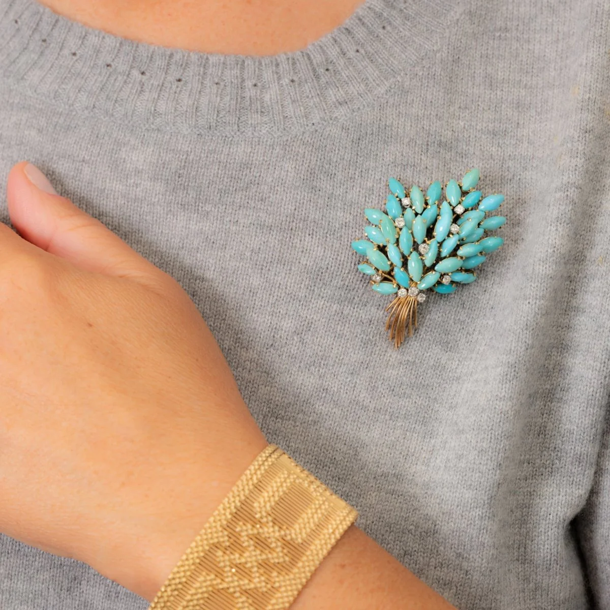 Broche Clip Feuillage en or jaune, turquoises et diamants - Image 2