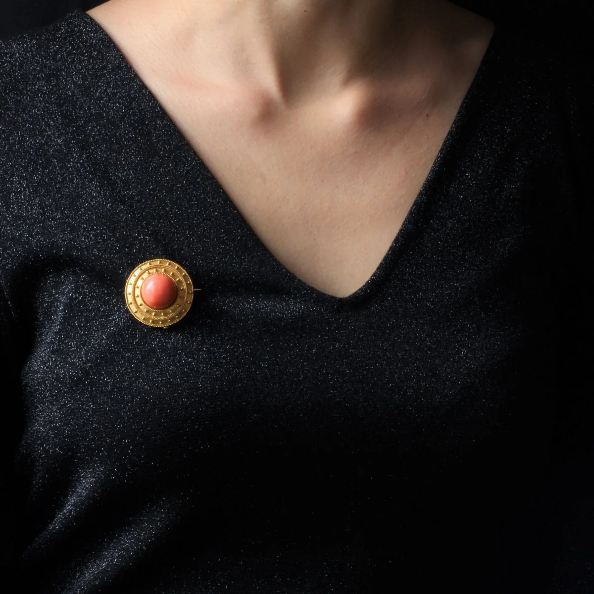 Broche Épingle en or jaune et corail - Image 2