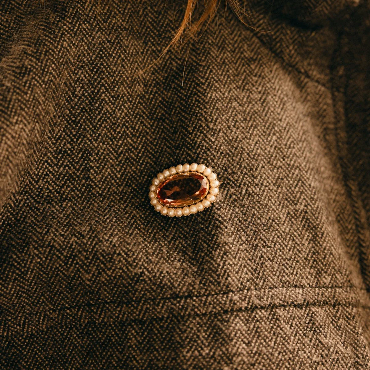 Broche Épingle en or jaune, topaze et perles - Image 2
