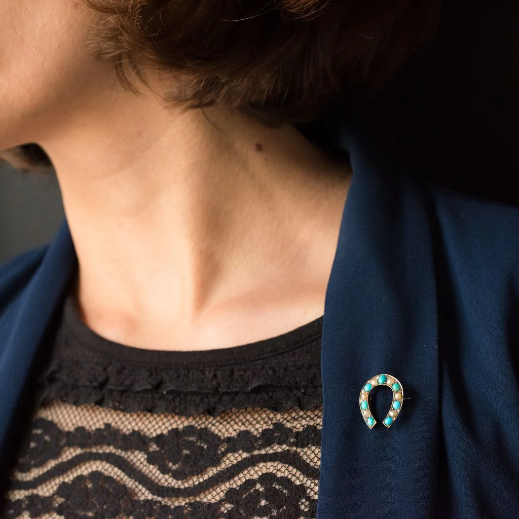 Broche Épingle en or jaune, argent, perles, turquoises et diamants - Image 2