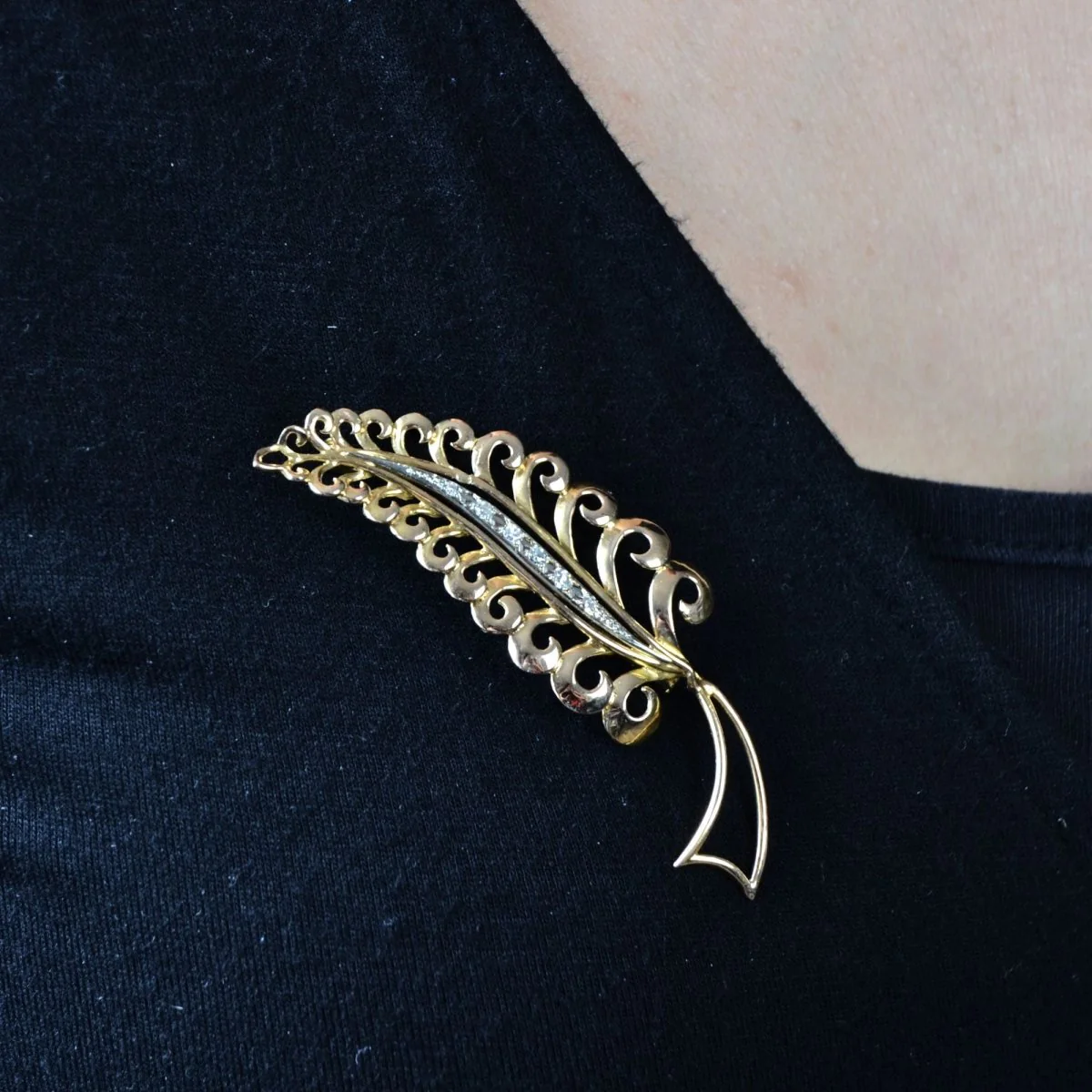 Broche Épingle en or jaune, or blanc et diamants - Image 2