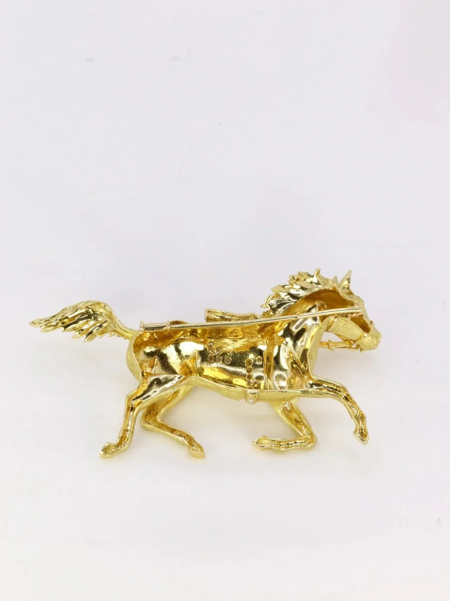 Broche animalière cheval en or jaune et diamants - Image 7