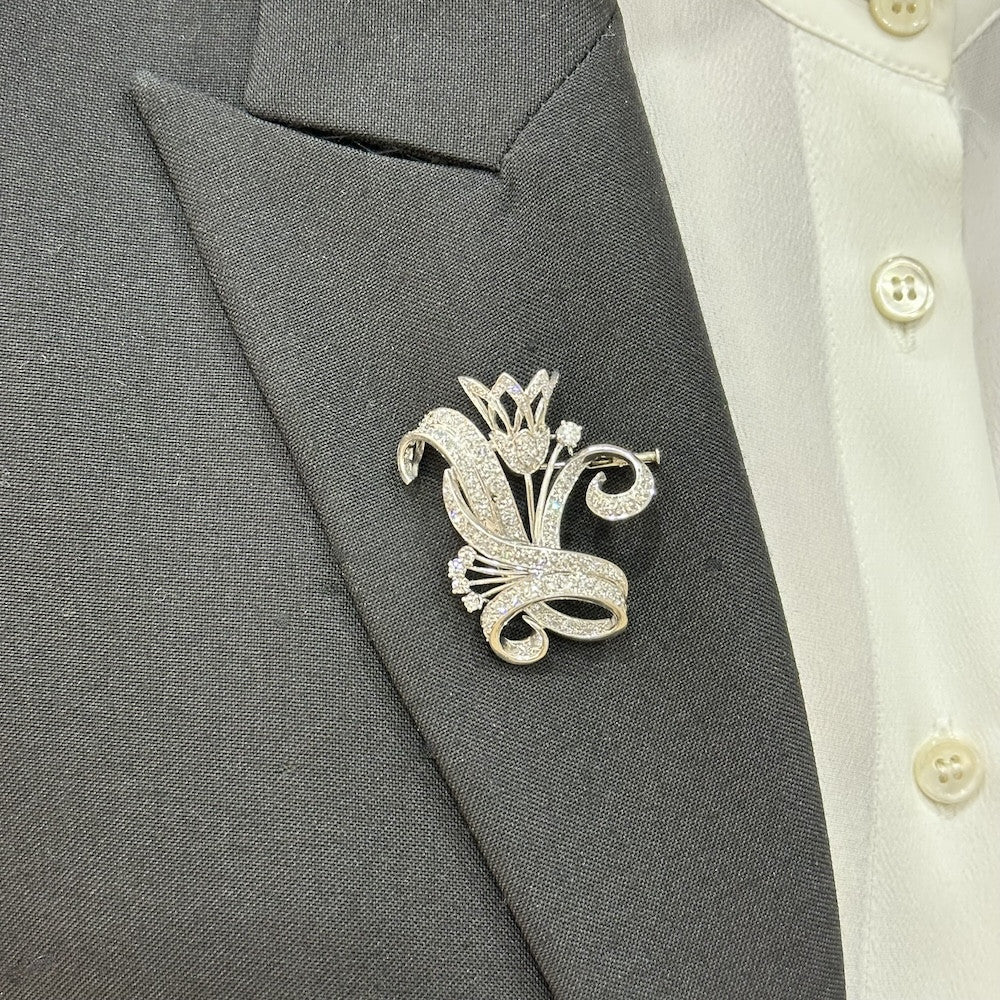 Broche Épingle Fleur en or blanc, platine et diamants - Image 2