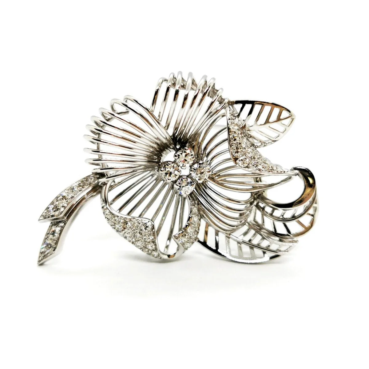 Broche fleur en or blanc et diamants - Image 4