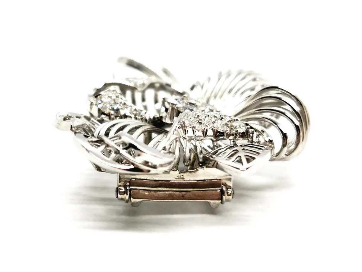 Broche fleur en or blanc et diamants - Image 7