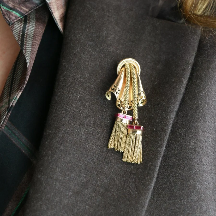 Broche passementerie or jaune rubis calibrés - Image 4