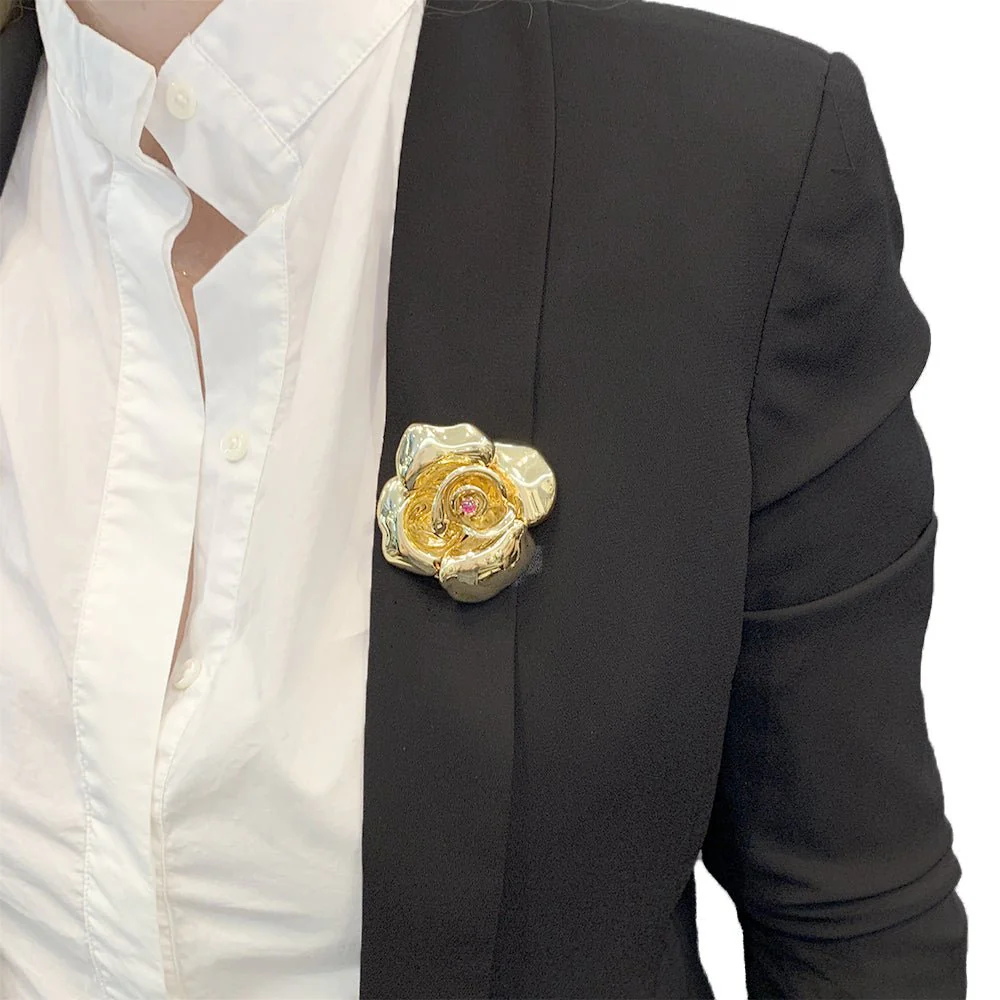 Broche FRED en or jaune et rubis - Image 2